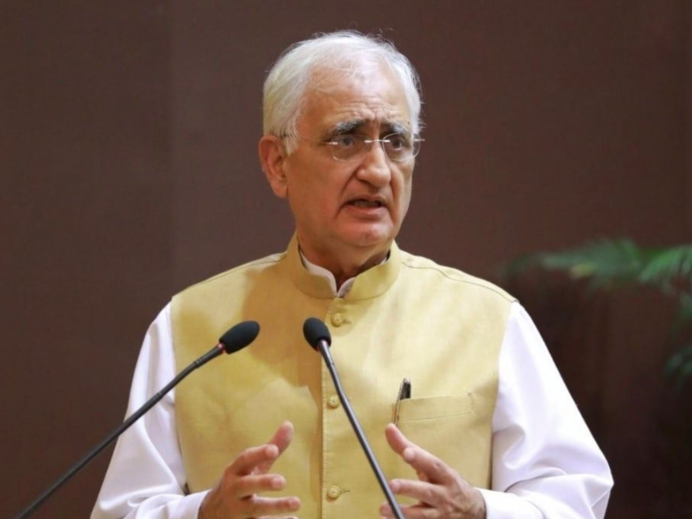 पूर्व विदेश मंत्री और कांग्रेस नेता सलमान खुर्शीद ने कहा कि कश्मीर में धारा 370 एक समस्या थी, इसके हटने से खुशहाली आई ; यह दुभाग्यपूर्ण है कि कुछ लोग धारा 370 की बहाली करवाना चाहते है 