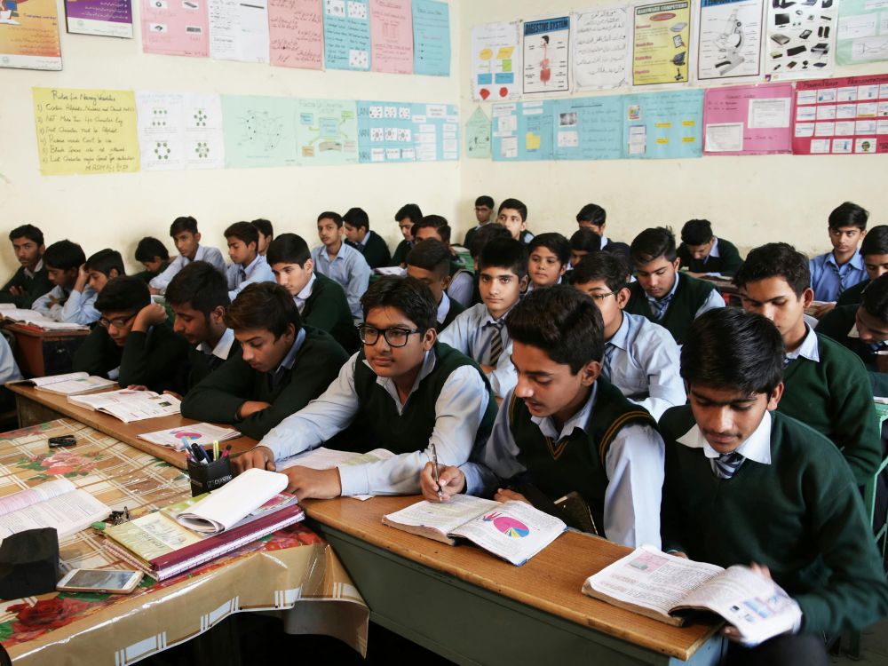 सीबीएसई 10 वीं बोर्ड का रिजल्ट जारी, छात्राओं ने मारी बाजी ; यहाँ देखे रिजल्ट 